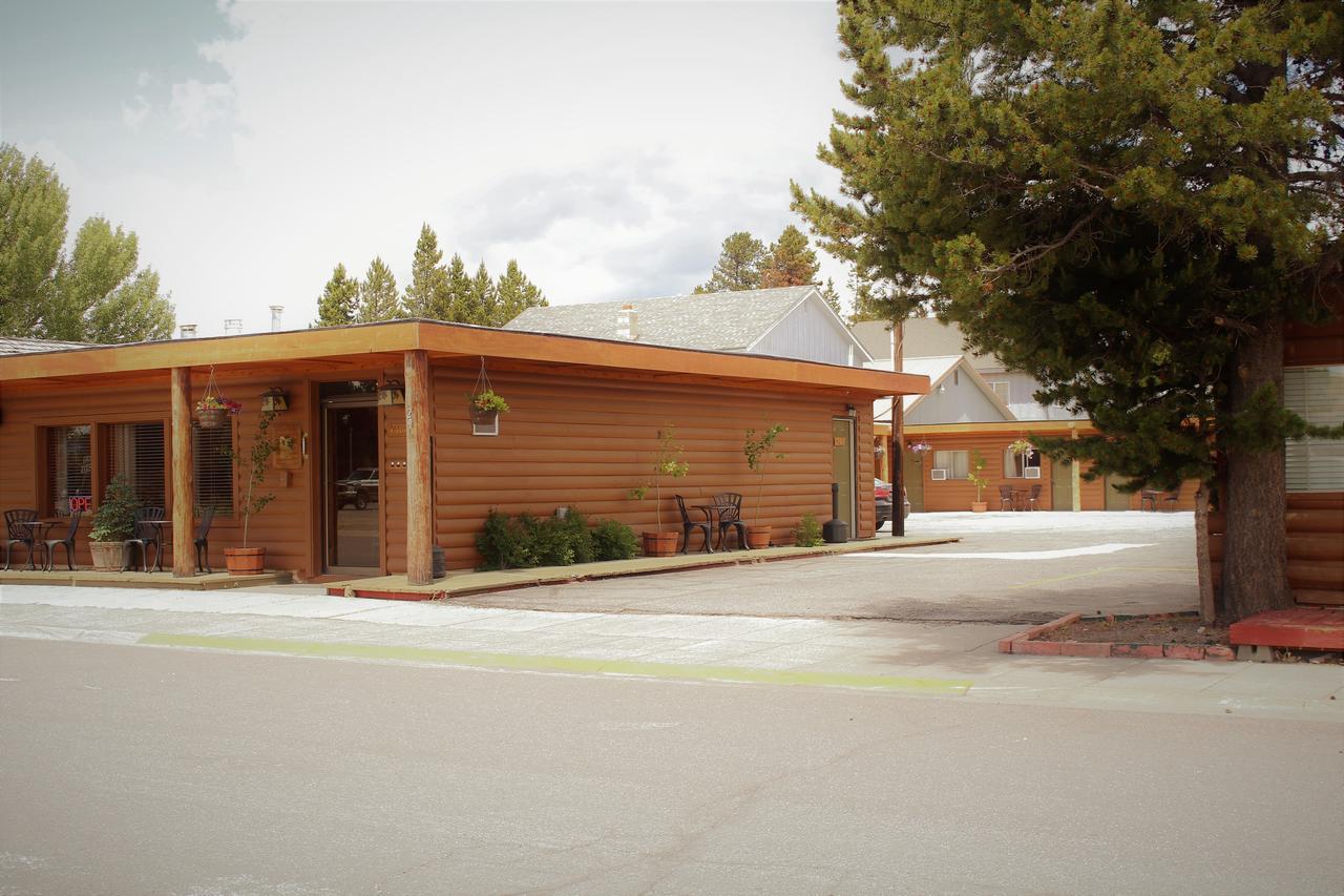 Elkhorn Cabins And Inn West Yellowstone Exterior foto